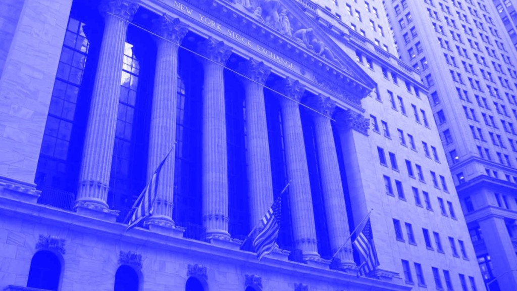 Navigating the Complexities of Integrating Publicly Traded and Private&nbsp;Companies